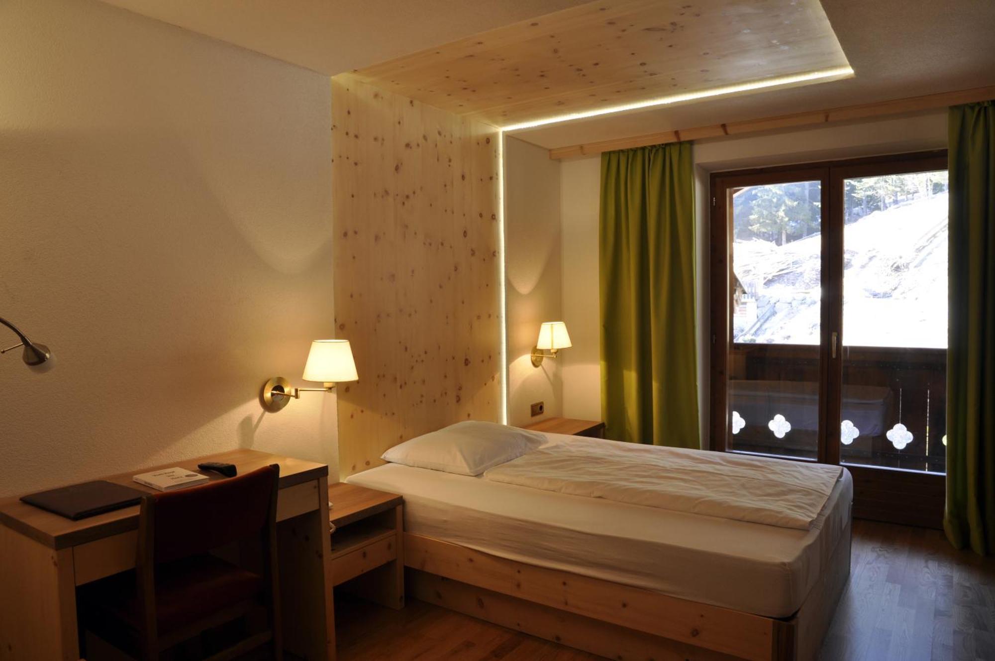 Hotel Pine Tires Room photo